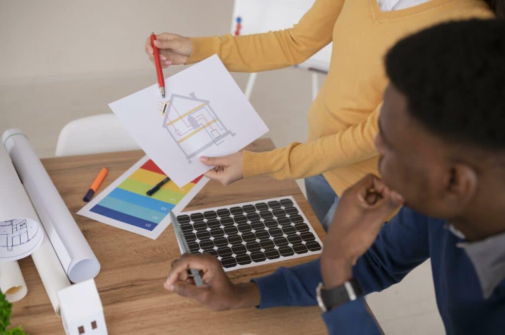 Equipe travaillant sur un projet de rénovation énergétique